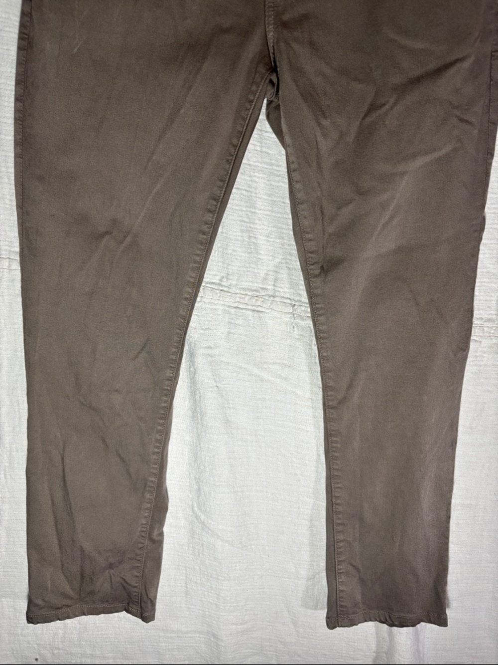 7 For All Mankind Men's Chinos in Olive Brown - Picture 6 of 13